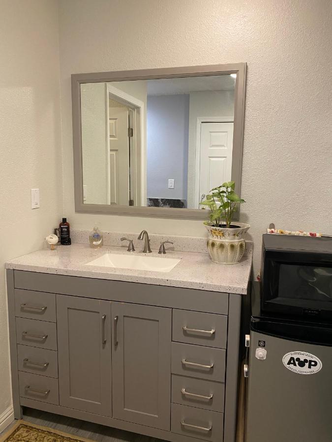 Private La Bedroom W Private Half-Bathroom - Ac - Wifi - Private Fridge -Smart Tv Los Angeles Ngoại thất bức ảnh